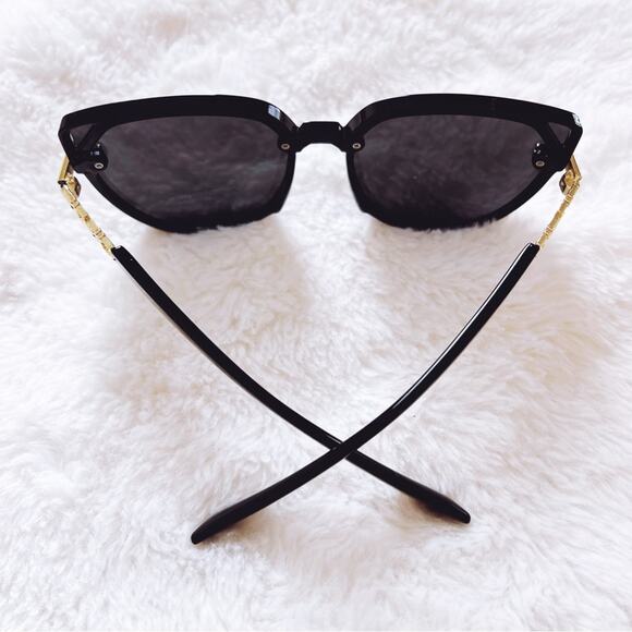 Liana Black Sleek Sunglasses - Picture 10 of 10